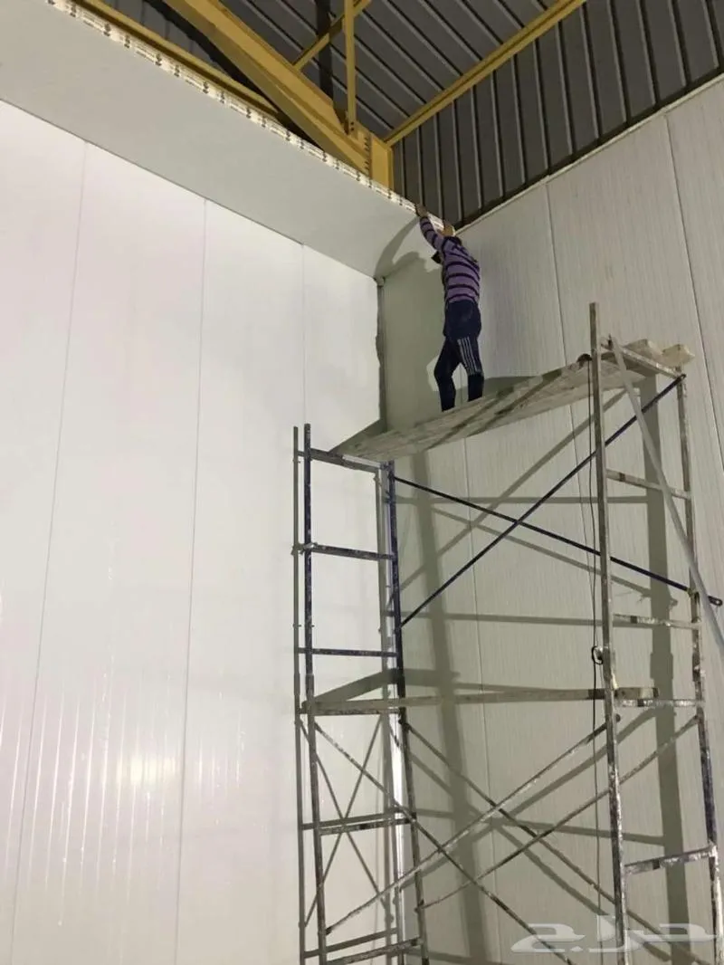 3. استخدامات الساندوتش بانل المتنوعة